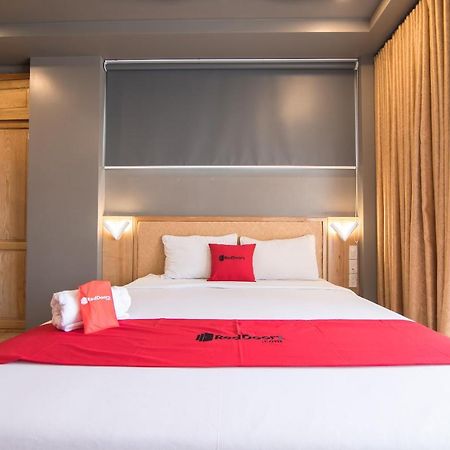 Reddoorz Plus Near Secc Хошимин Экстерьер фото
