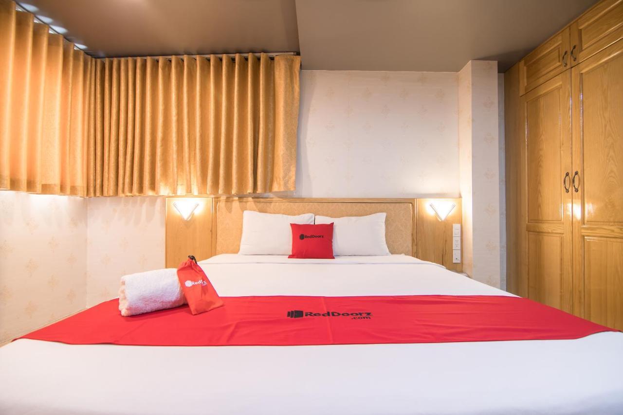 Reddoorz Plus Near Secc Хошимин Экстерьер фото