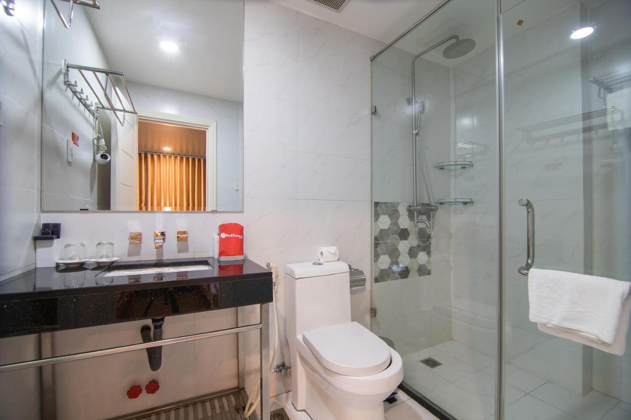 Reddoorz Plus Near Secc Хошимин Экстерьер фото