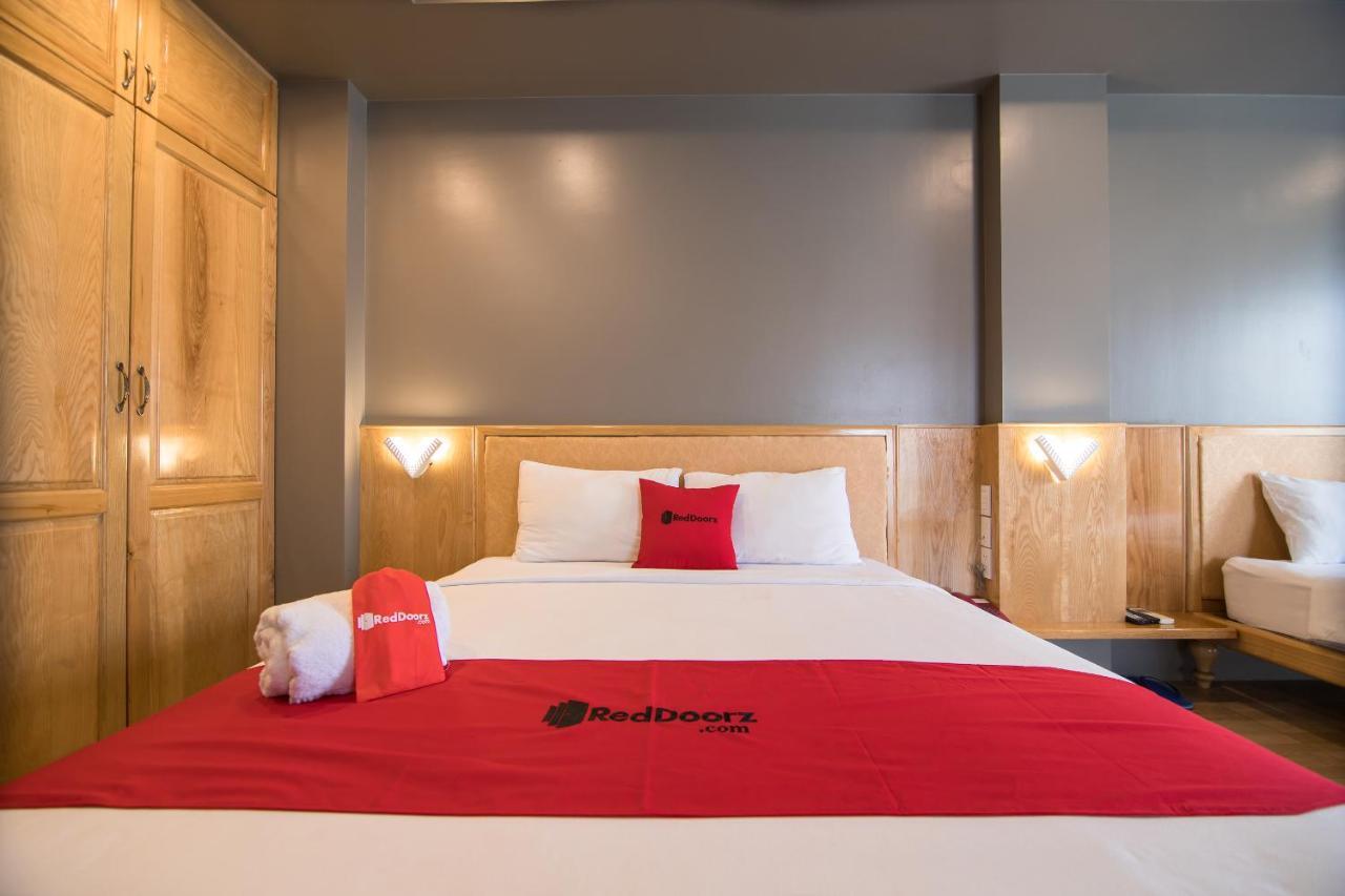 Reddoorz Plus Near Secc Хошимин Экстерьер фото