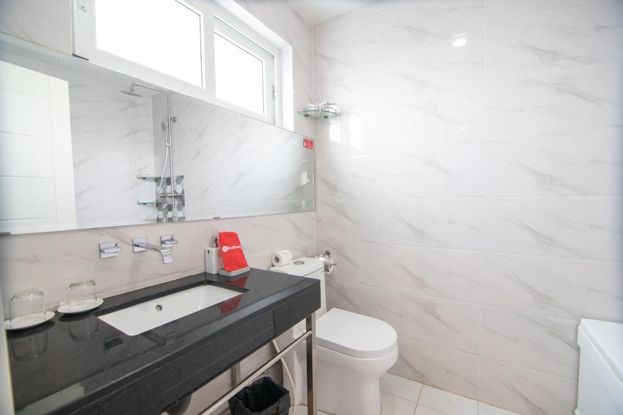 Reddoorz Plus Near Secc Хошимин Экстерьер фото