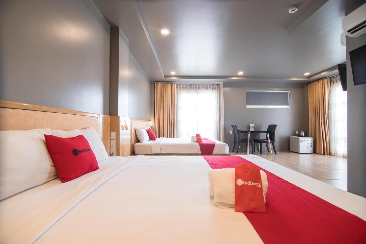 Reddoorz Plus Near Secc Хошимин Экстерьер фото